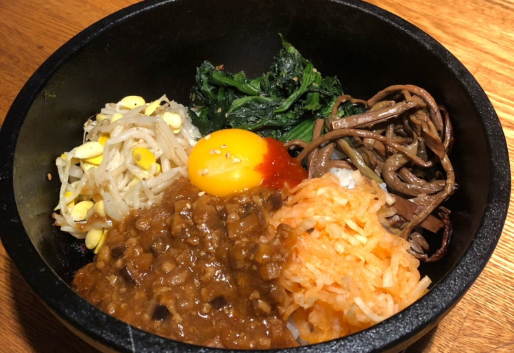 【　特製石焼ビビンバ　】